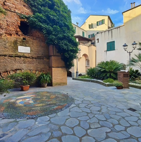 PIAZZETTA POGGI ESTATE